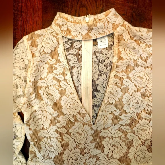 Juniors Small Guitii Lace Dress - Picture 4 of 7